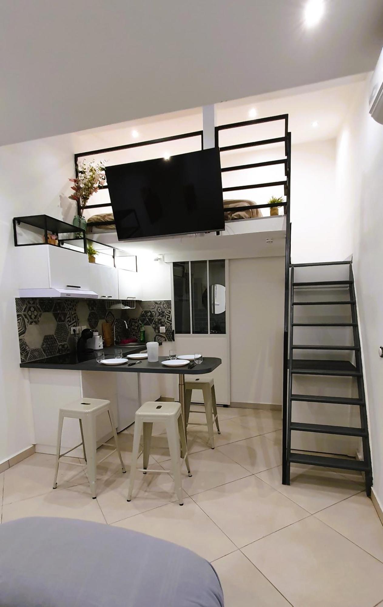 Studio Pour Jusqu'A 4 Personnes Proche De L'Hopital Et Du Centre Ville Saint-Denis Luaran gambar